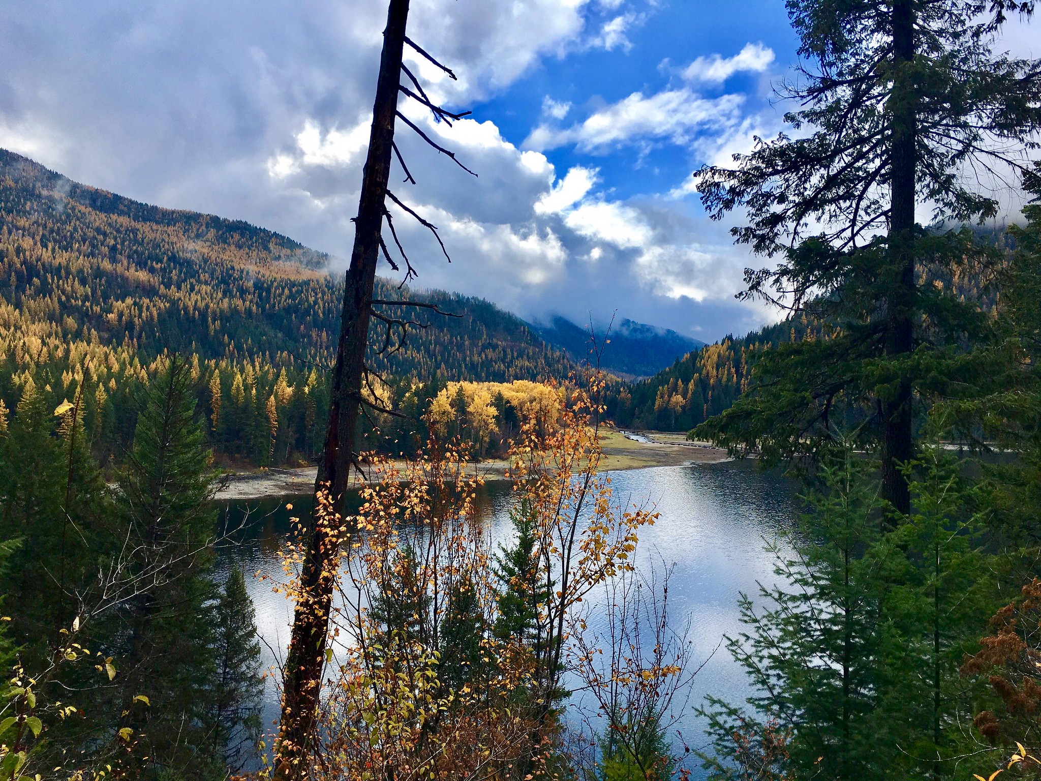 Fall colors at Sullivan Lake