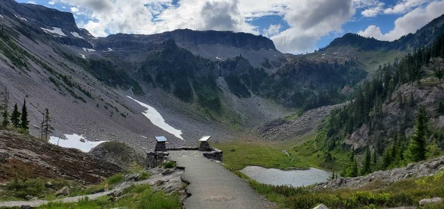 A granite bowl offers stunning views from the end of the Fire and Ice trail. Photo by standingsnowcrab.