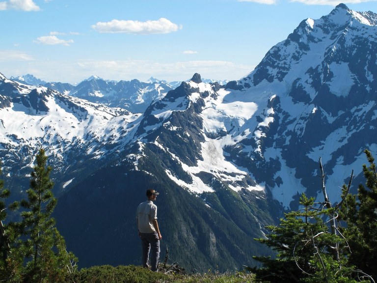 Jack Mountain from Devil's Dome. Photo by LelandK. Jagged snow-covered mountains.