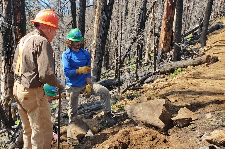 WTA volunteers at Corral Pass