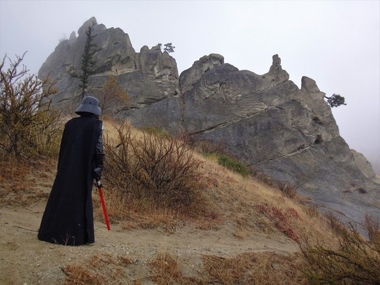 darth thaddeus at peshastin pinnacles.jpeg