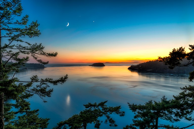 Deception Pass Moon. Photo by Rakan Alduaij..jpg