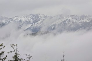 Hiker Headlines: WTA is hiring, guided snowshoes at Mount Baker, rain and snow this weekend
