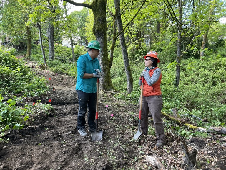 Jaime Loucky, WTA CEO, and Carole Bianquis volunteer crew leader at Glendale Forest IMG_9593 2.heic