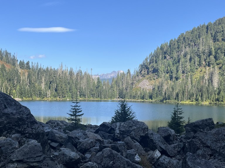 Lake 22 on a clear, sunny day. Photo by trip reporter Pablito. 