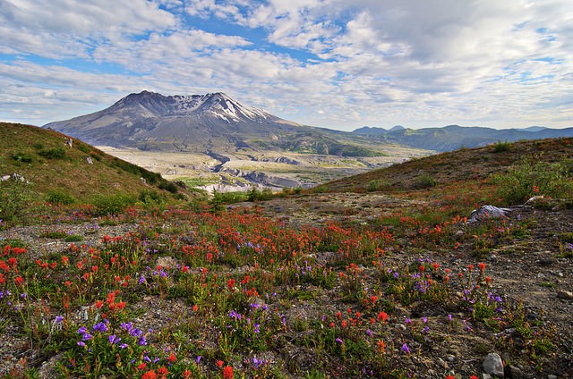 Mount St. Helens by Zi Xian Leong.jpg