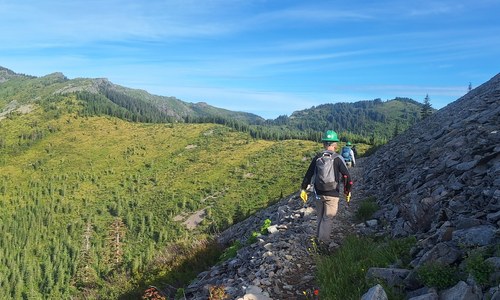 Green Hat volunteers Bluff Trail Green Hat volunteers Bluff Trail