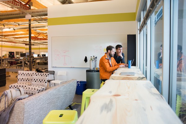 Trailhead Labs at work offices in Bend, Oregon. Photograph by Talia Galvin/1859 Magazine