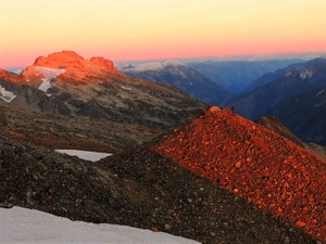 Camp 6 at sunset on Sahale Arm. Photo and trip report by geezerhiker, on Sep 20, 2014. 