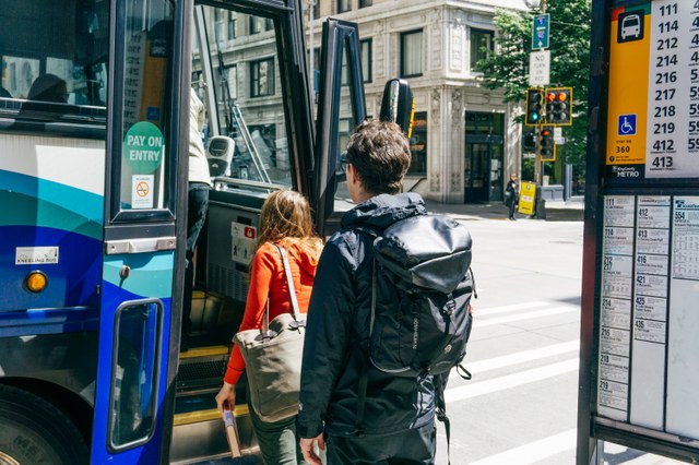 Hiking by Bus Hikers can catch the 554 bus from Seattle to reach Cougar Mountain trails. Photo by Erik Haugen-Goodman.