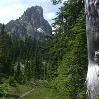 Cathedral Rock near Deep Lake. Photo by FaireduSnow.