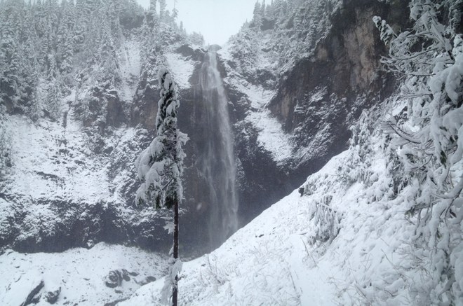 About five inches of snow were on the trail to Comet Falls on Oct. 26. Photo by trip reporter Niko Niko. 