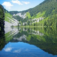 Help this trail two two lovely alpine lakes. Photo Credit: marmotman