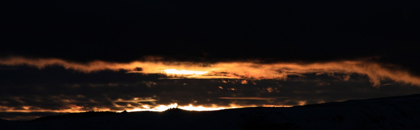 Sunset from the ridge not far from the parking lot. Jim Cummins photo.