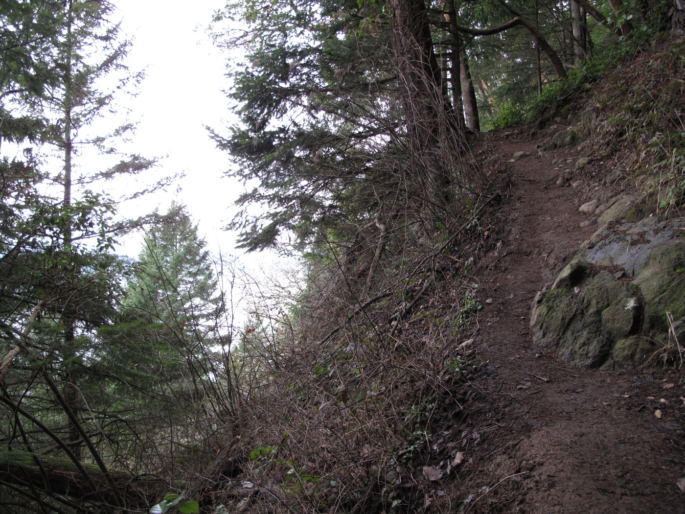 the trail along the top of the wall - watch your step, it's a long way down!