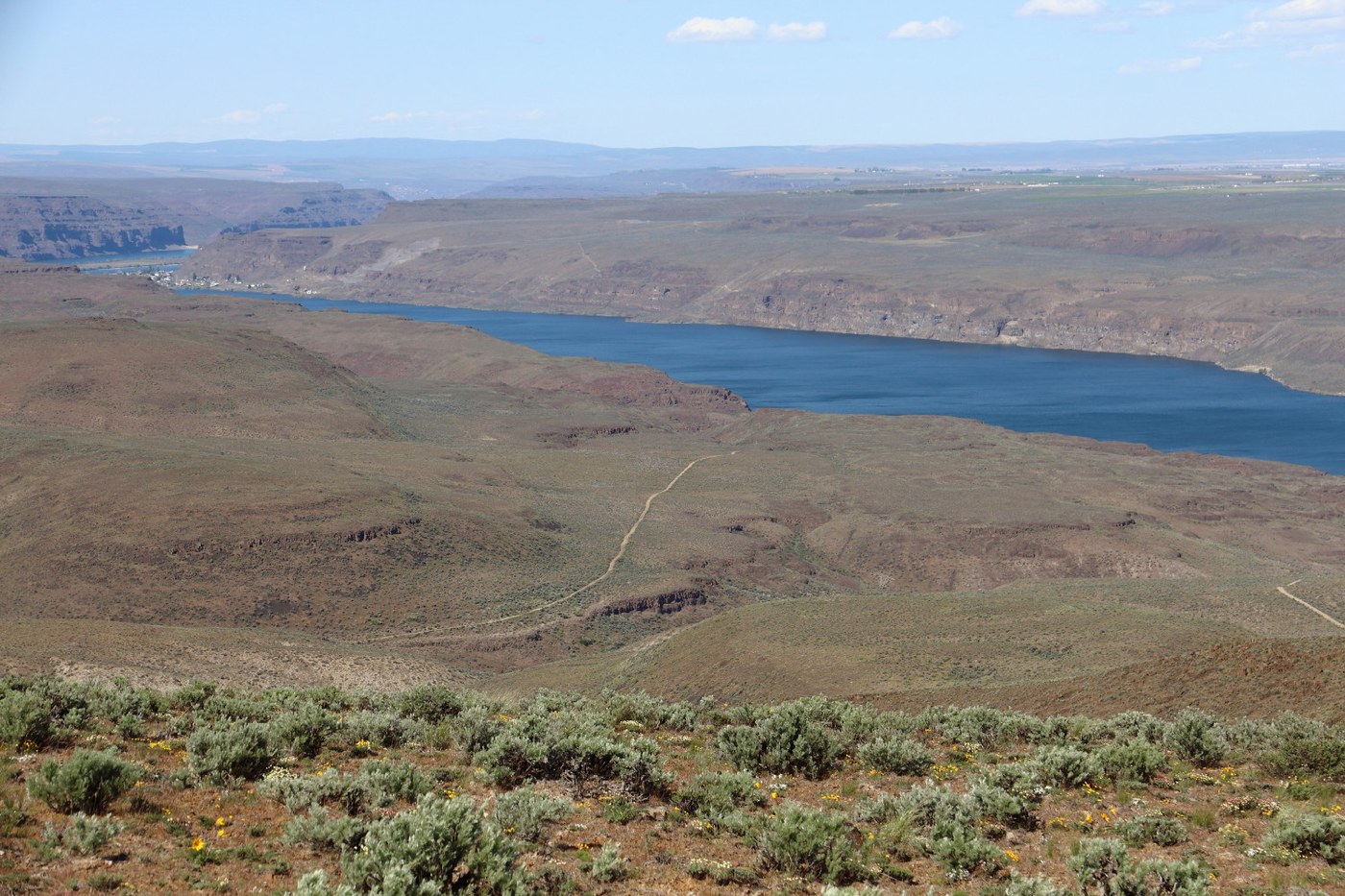 Columbia River upstream from Vantage. This was my turnaround point. Cayuse Road is visible as is Sunland Estates - Jim Cummins photo