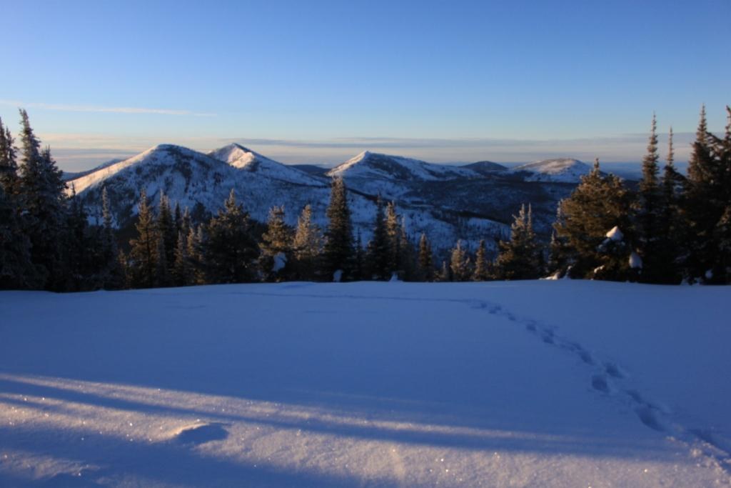Looking at Kettle Crest South from Columbia Mountain: Sherman Peak, Snow Peak, Bald Mountain, and Edds Mountain.