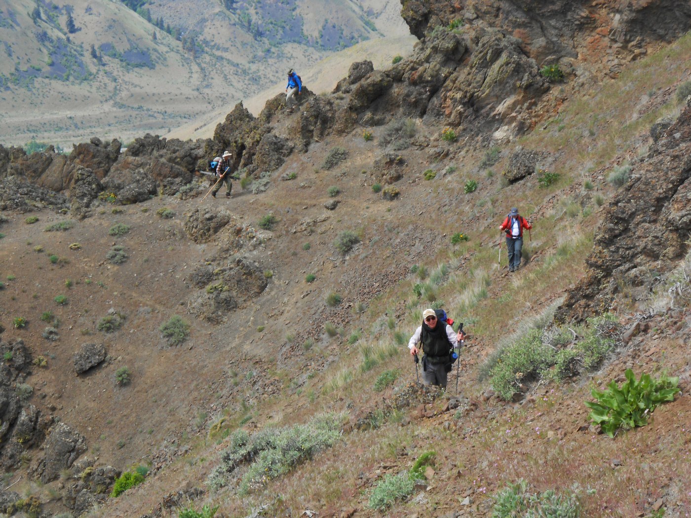 Ethan, Kim Brown, David, and Bill head toward the rest of our group as we scramble up to our lunch spot. Photo by nwroth.