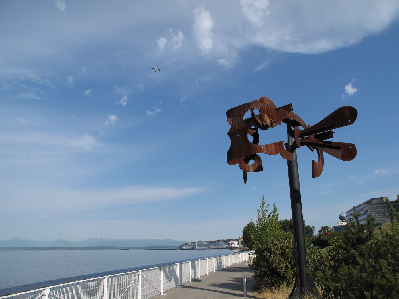 The Elliot Bay trail past the Olympic Sculpture Park