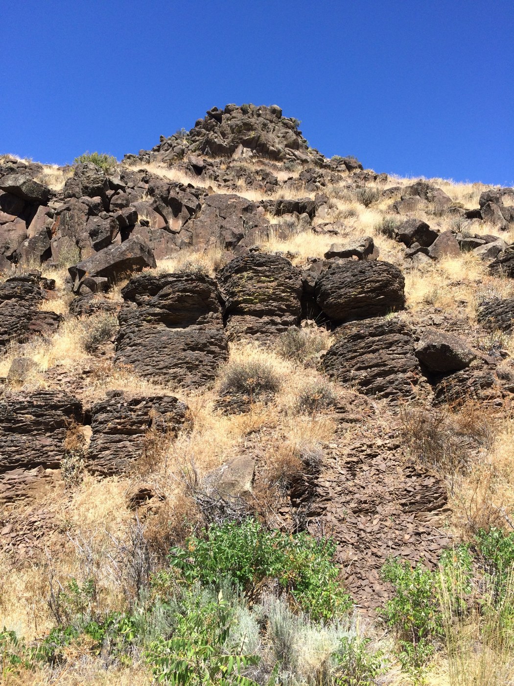 Cool lava formations had me looking up constantly (lolohikes photo)