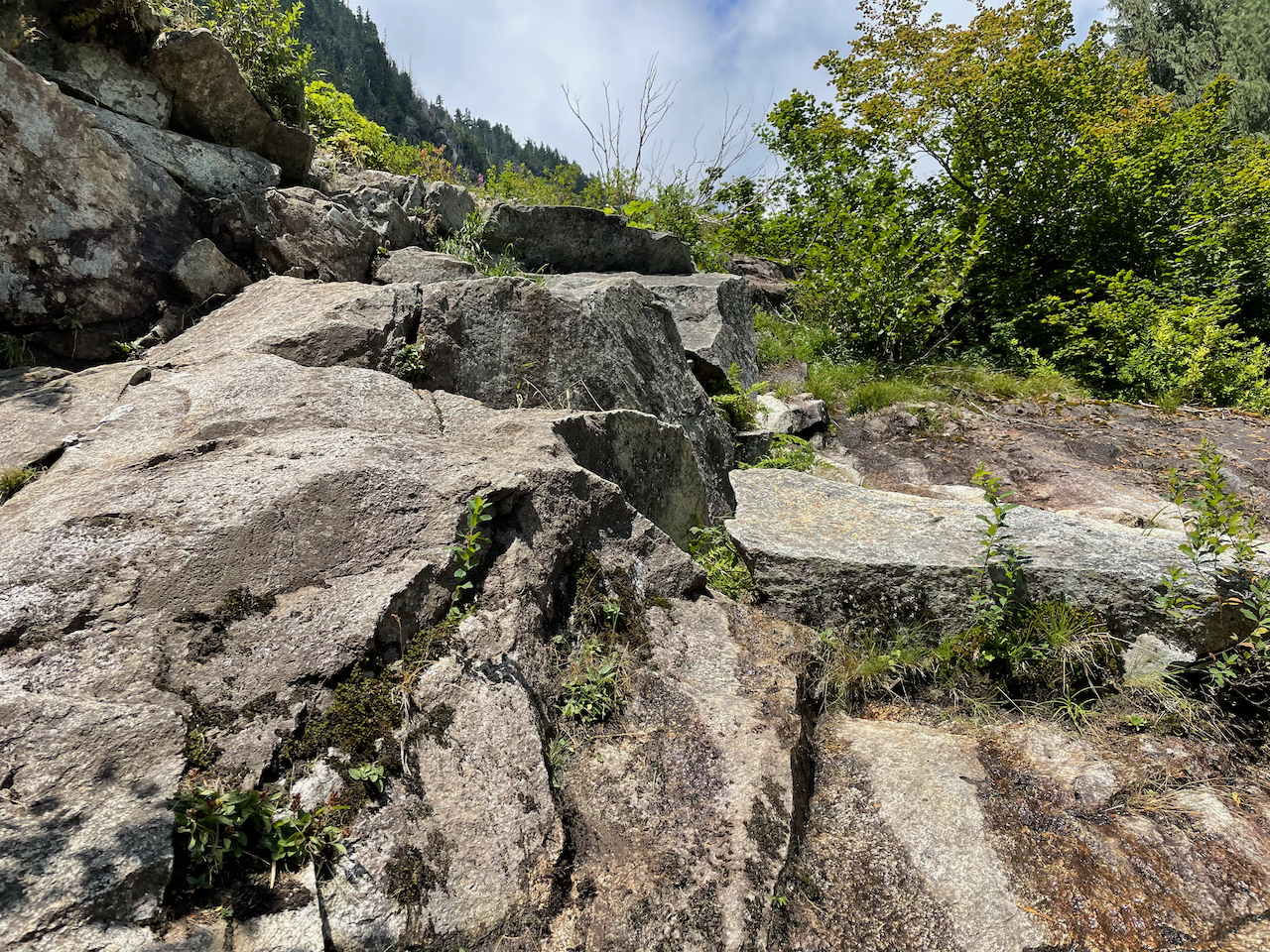 Class 3+/4 crux at the beginning of the talus field