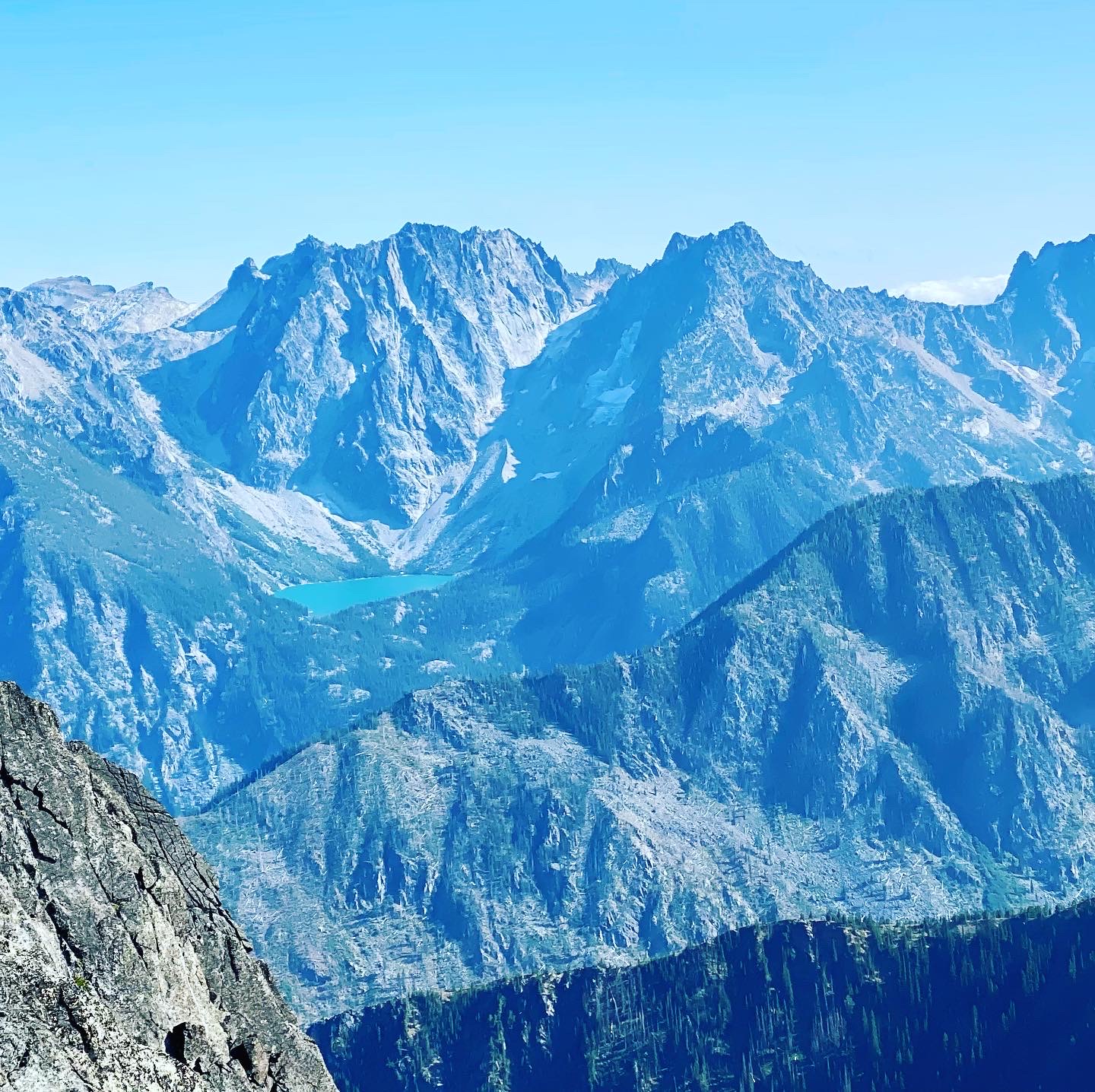 317D05A8-D613-45A5-AEE1-