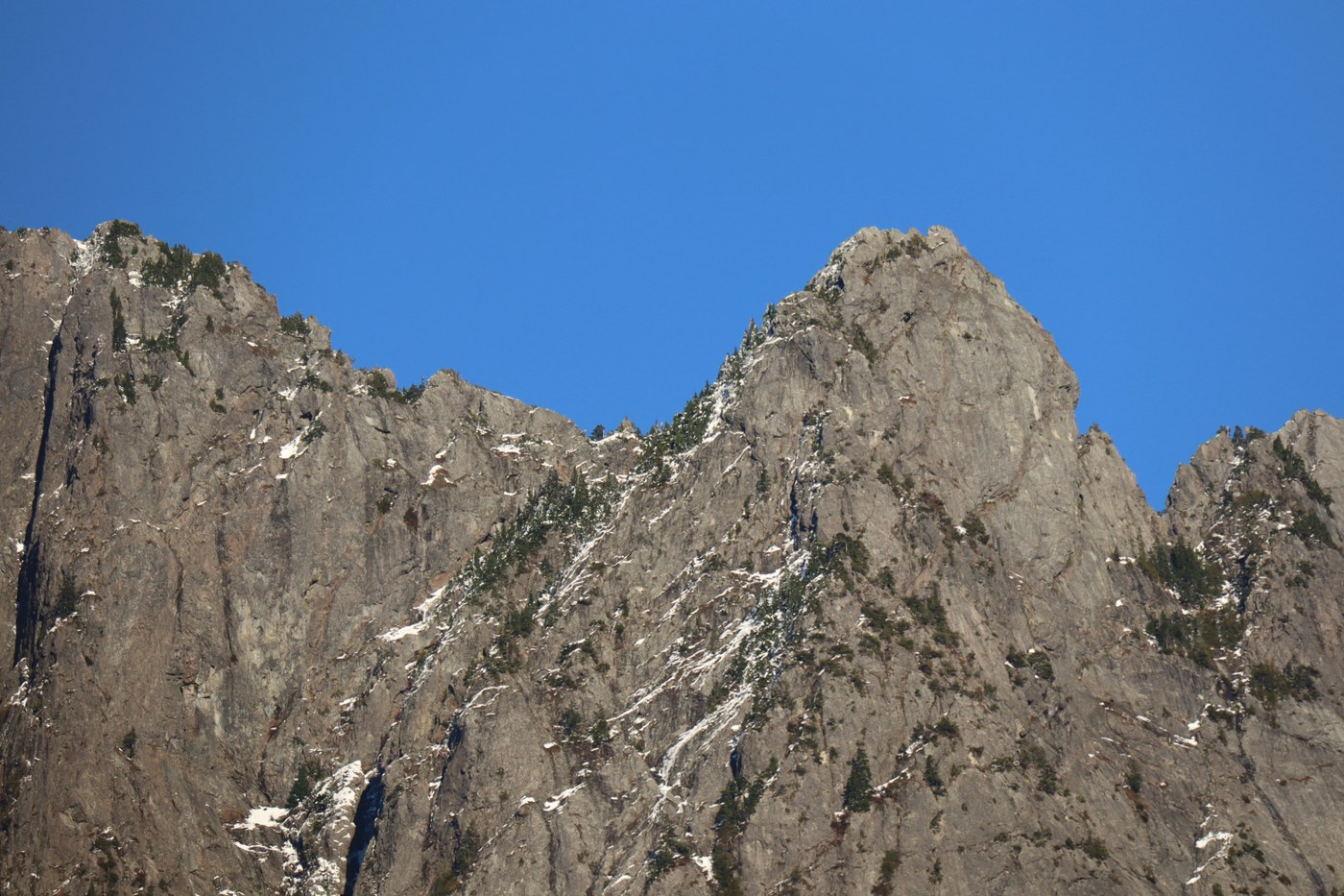 For comparison, Garfield Mountain in daylight, just as we arrived.