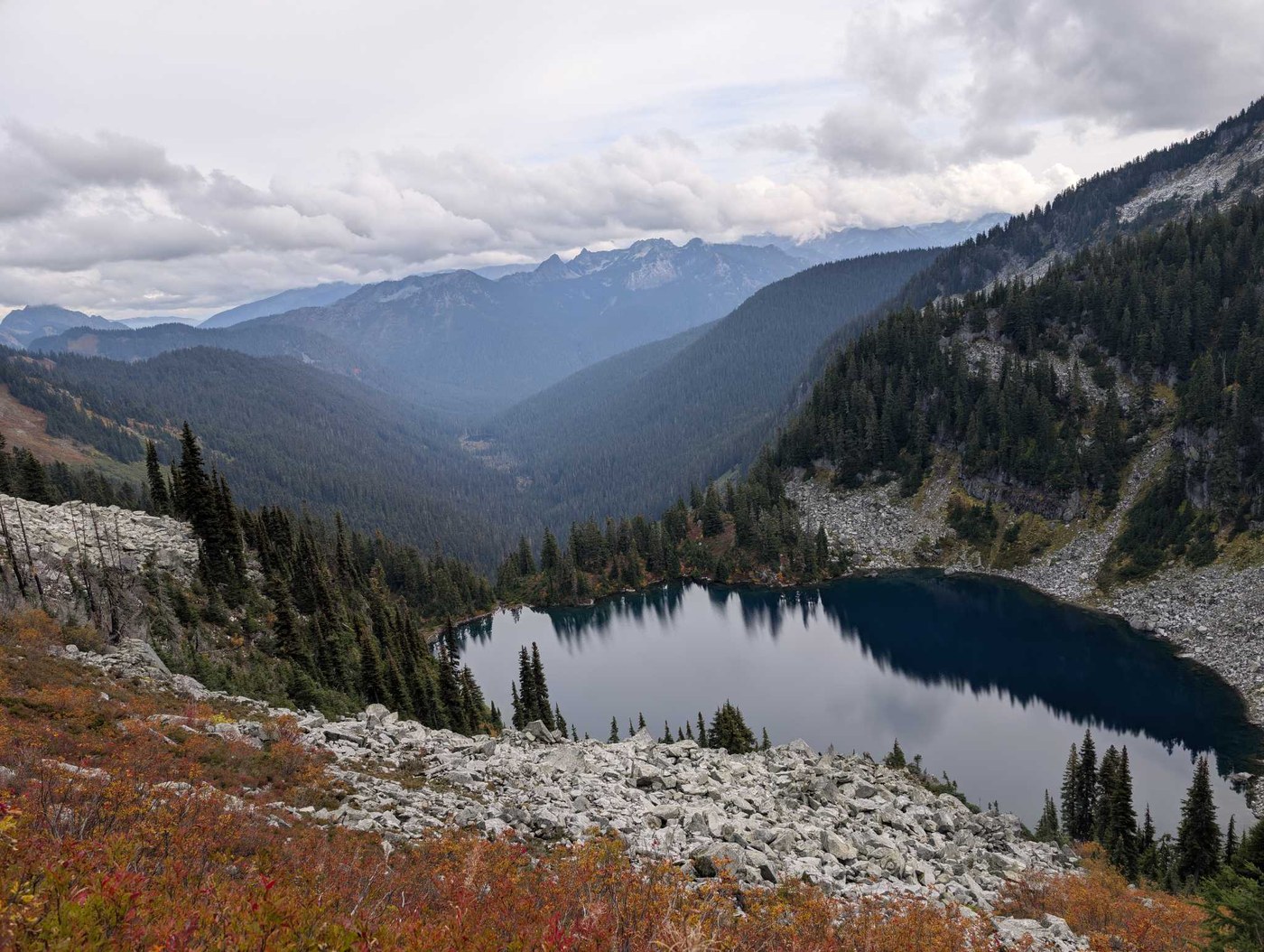 Surprise and Glacier Lakes, Trap Lake, Trap Pass, Tunnel Creek, Hope and Mig Lakes by Mancunian_hiker